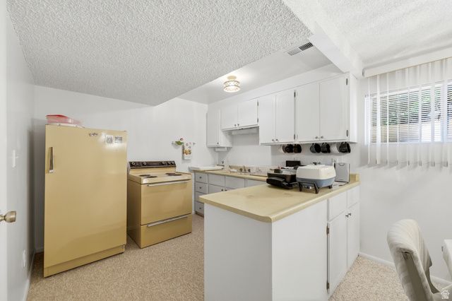 1750 E CRESCENT VIEW DR DR, Sandy, UT 84092