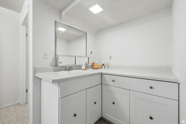 1750 E CRESCENT VIEW DR DR, Sandy, UT 84092