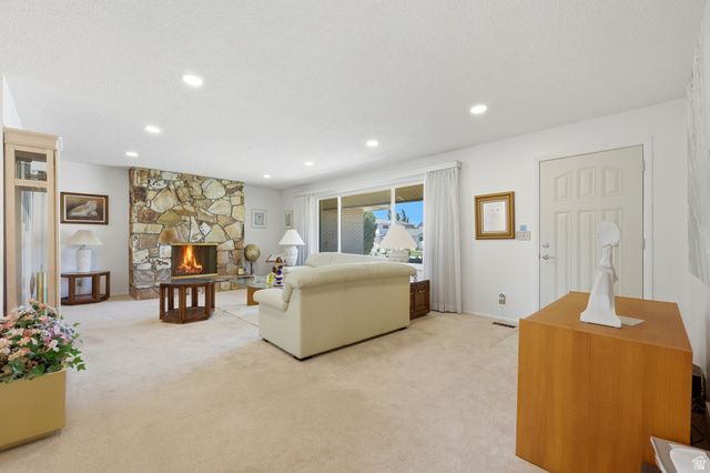 1750 E CRESCENT VIEW DR DR, Sandy, UT 84092