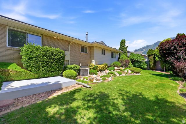 1750 E CRESCENT VIEW DR DR, Sandy, UT 84092