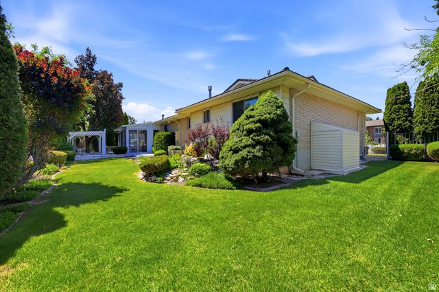 1750 E CRESCENT VIEW DR DR, Sandy, UT 84092