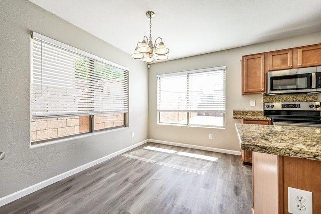 2531 W White Feather Lane, Phoenix, AZ 85085