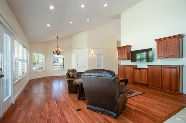 892 S Capitola Way, Boise, ID 83712