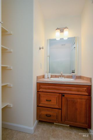 892 S Capitola Way, Boise, ID 83712