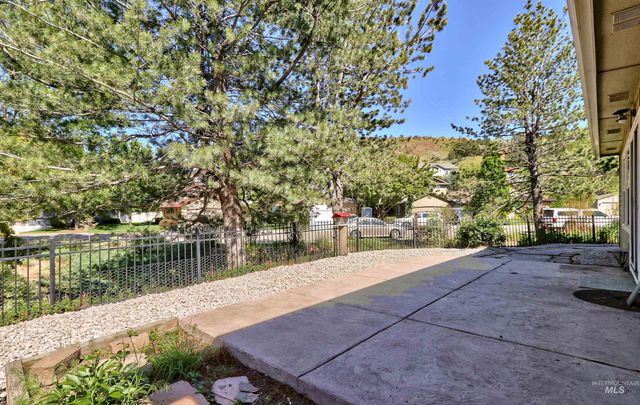 892 S Capitola Way, Boise, ID 83712