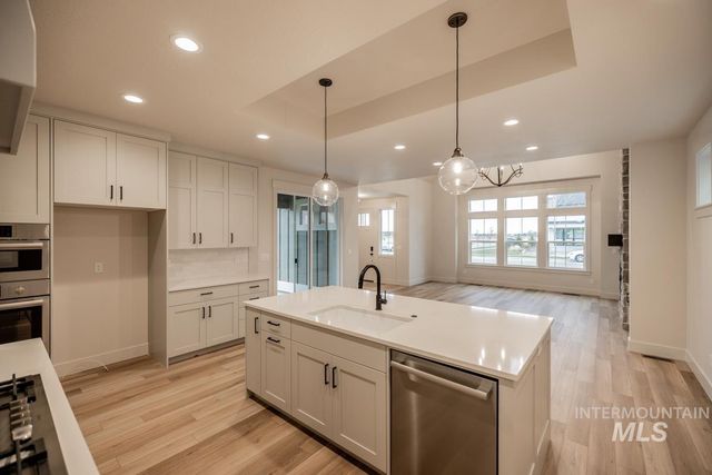 989 E Escalation St, Meridian, ID 83642