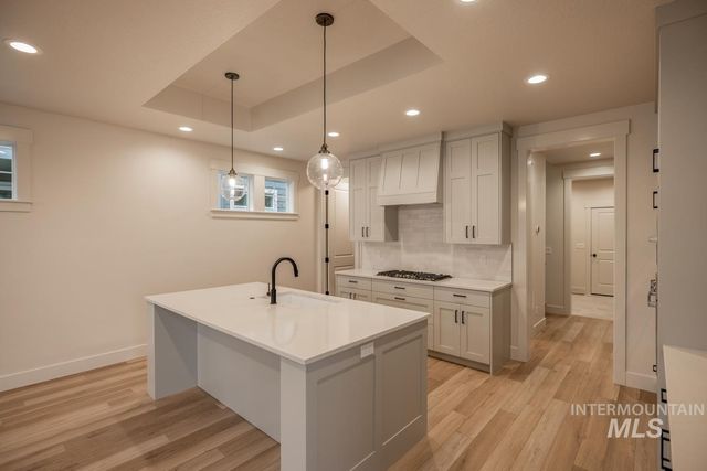 989 E Escalation St, Meridian, ID 83642