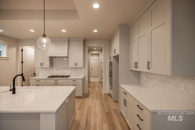 989 E Escalation St, Meridian, ID 83642
