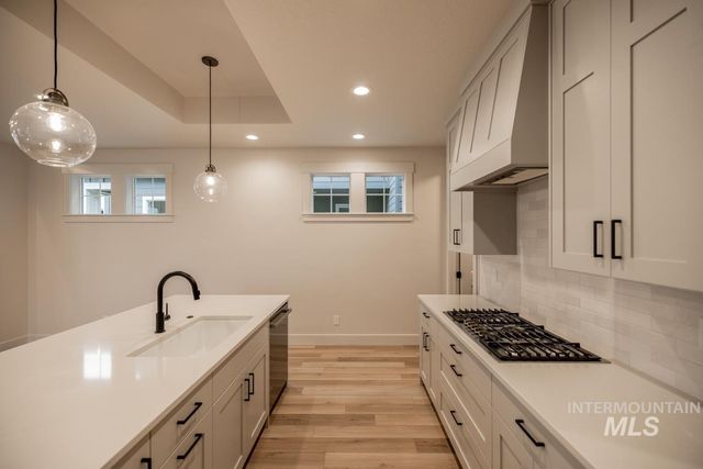 989 E Escalation St, Meridian, ID 83642
