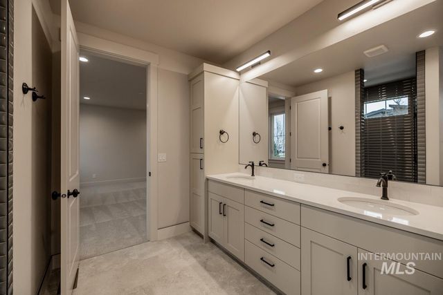 989 E Escalation St, Meridian, ID 83642
