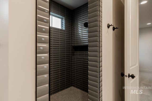 989 E Escalation St, Meridian, ID 83642
