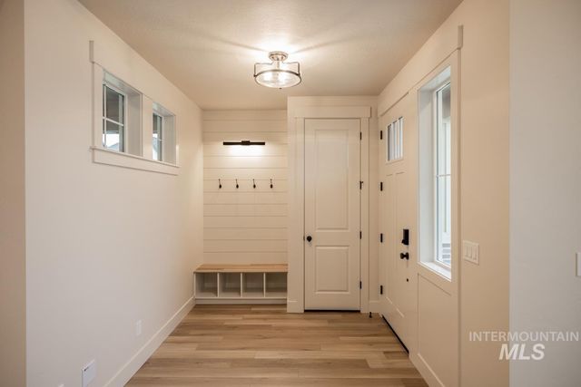 989 E Escalation St, Meridian, ID 83642