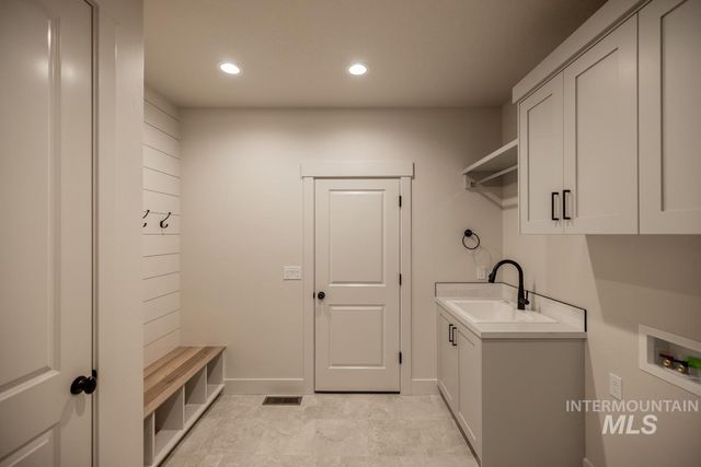 989 E Escalation St, Meridian, ID 83642