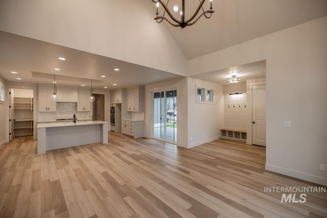 989 E Escalation St, Meridian, ID 83642