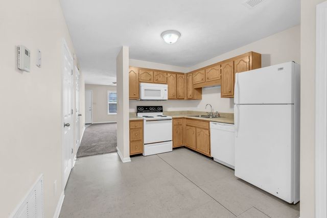 784 Cherrybark Ln Apt 1, Clarksville, TN 37040