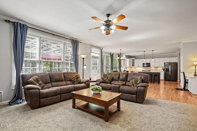 105 Arlen Park Place, Holly Springs, NC 27540