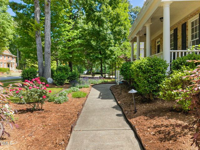 105 Arlen Park Place, Holly Springs, NC 27540