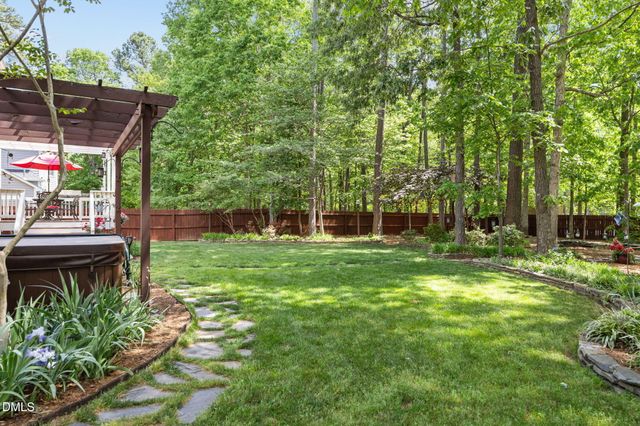 105 Arlen Park Place, Holly Springs, NC 27540