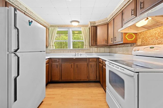 8511 HILLCREST DRIVE, Brooksville, FL 34601