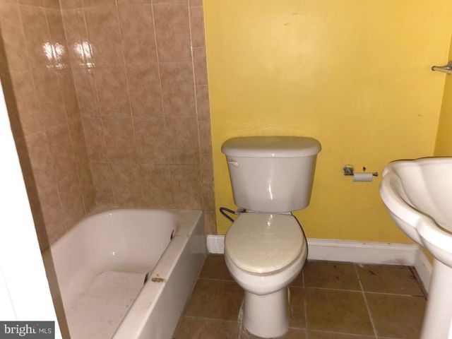 1609 GALES ST NE, Washington, DC 20002