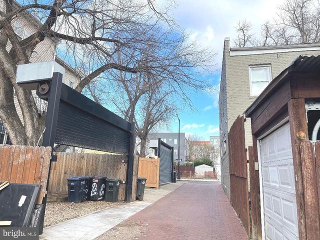 1609 GALES ST NE, Washington, DC 20002