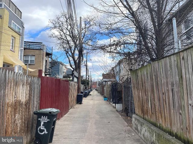 1609 GALES ST NE, Washington, DC 20002