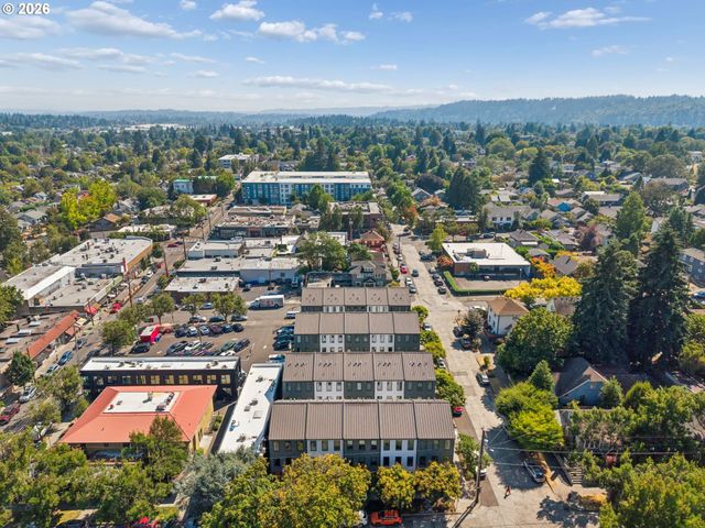 1612 Se CLAYBOURNE St, Portland, OR 97202