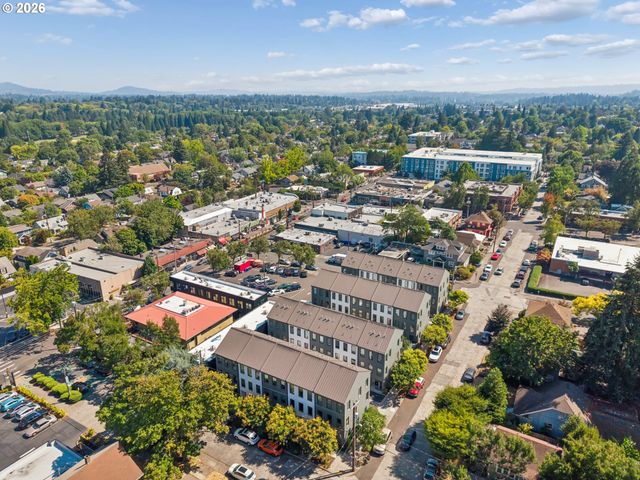 1612 Se CLAYBOURNE St, Portland, OR 97202
