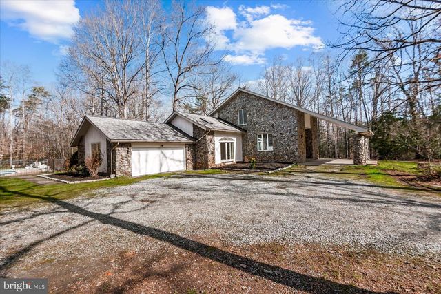 7621 RIVER RD, Fredericksburg, VA 22407