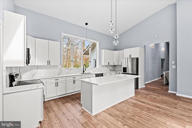 7621 RIVER RD, Fredericksburg, VA 22407