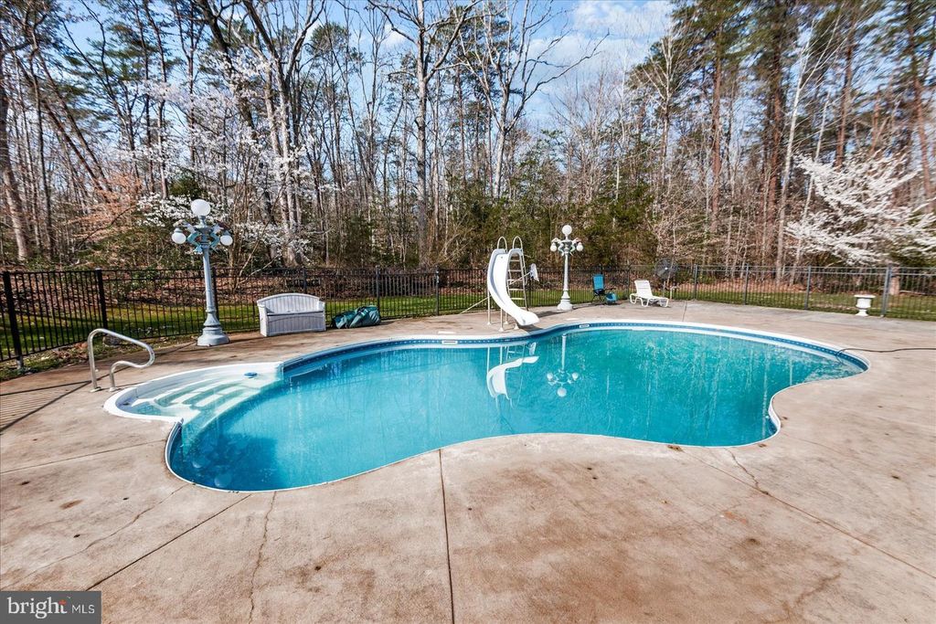 7621 RIVER RD, Fredericksburg, VA 22407