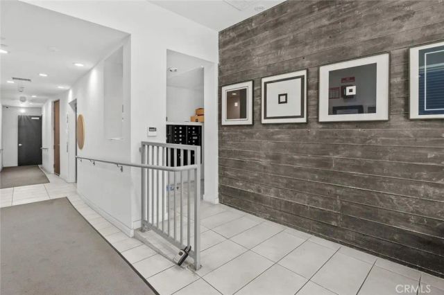 1233 Dunsmuir Avenue 205, Los Angeles, CA 90019