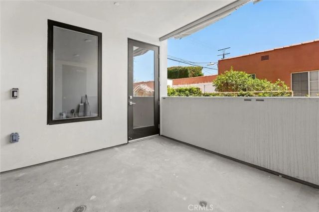1233 Dunsmuir Avenue 205, Los Angeles, CA 90019