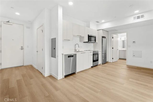 1233 Dunsmuir Avenue 205, Los Angeles, CA 90019