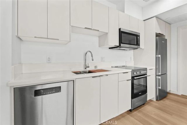 1233 Dunsmuir Avenue 205, Los Angeles, CA 90019