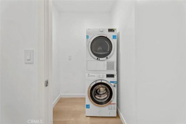 1233 Dunsmuir Avenue 205, Los Angeles, CA 90019