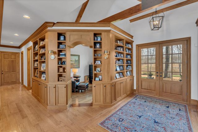 572 Eagle Shore Dr, Dover, TN 37058