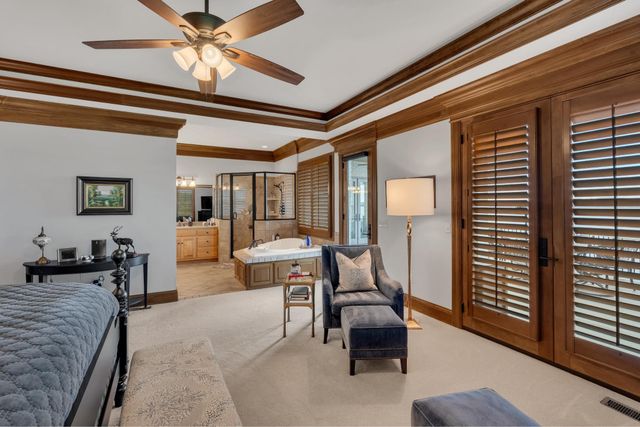 572 Eagle Shore Dr, Dover, TN 37058