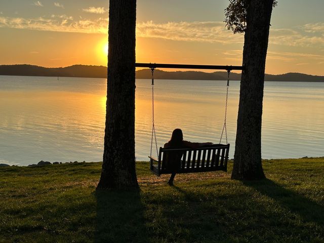 572 Eagle Shore Dr, Dover, TN 37058