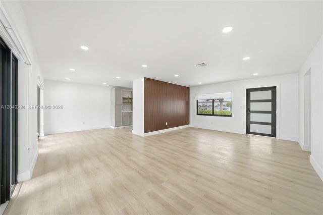 7200 W 12th Ave, Hialeah, FL 33014