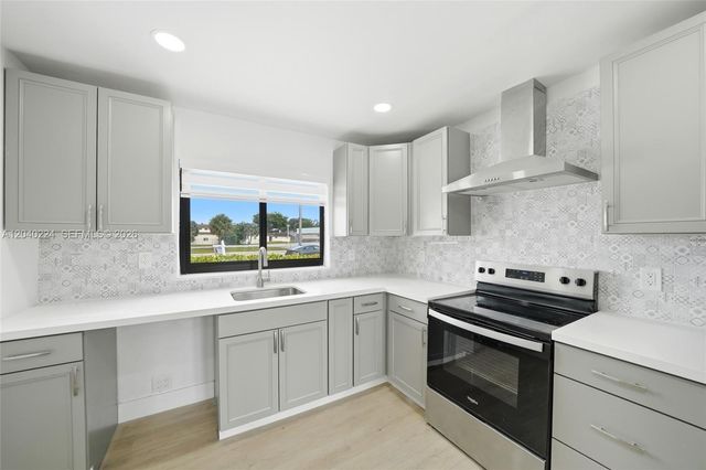 7200 W 12th Ave, Hialeah, FL 33014