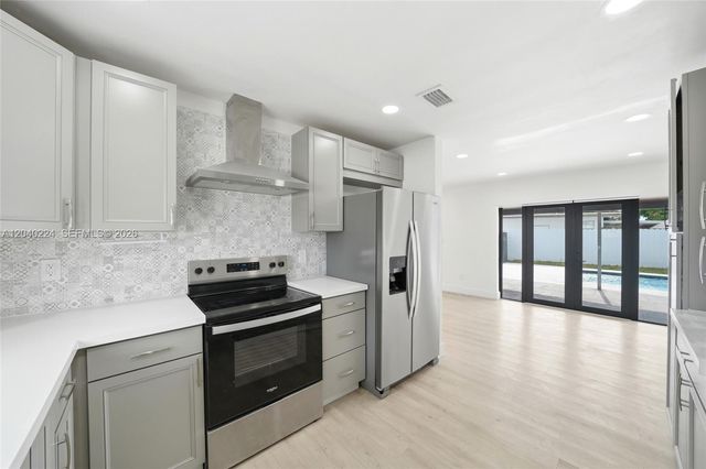 7200 W 12th Ave, Hialeah, FL 33014