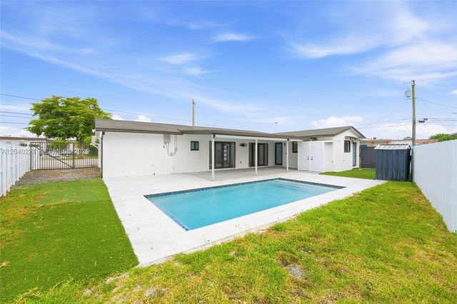 7200 W 12th Ave, Hialeah, FL 33014