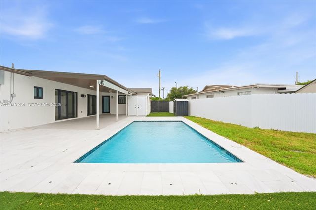7200 W 12th Ave, Hialeah, FL 33014