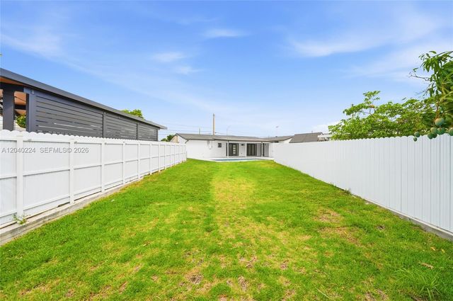 7200 W 12th Ave, Hialeah, FL 33014