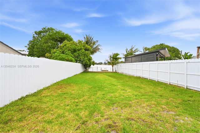 7200 W 12th Ave, Hialeah, FL 33014