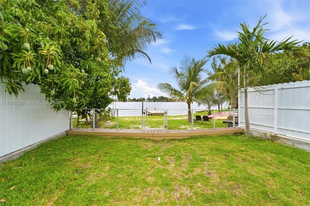 7200 W 12th Ave, Hialeah, FL 33014