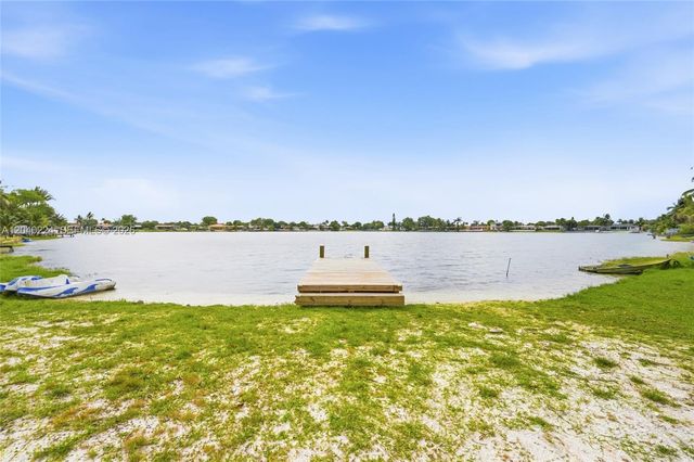 7200 W 12th Ave, Hialeah, FL 33014