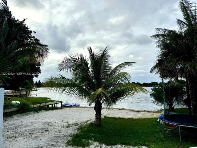 7200 W 12th Ave, Hialeah, FL 33014