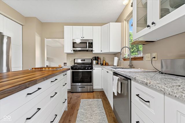 6758 Loretta Court, Avon, IN 46123